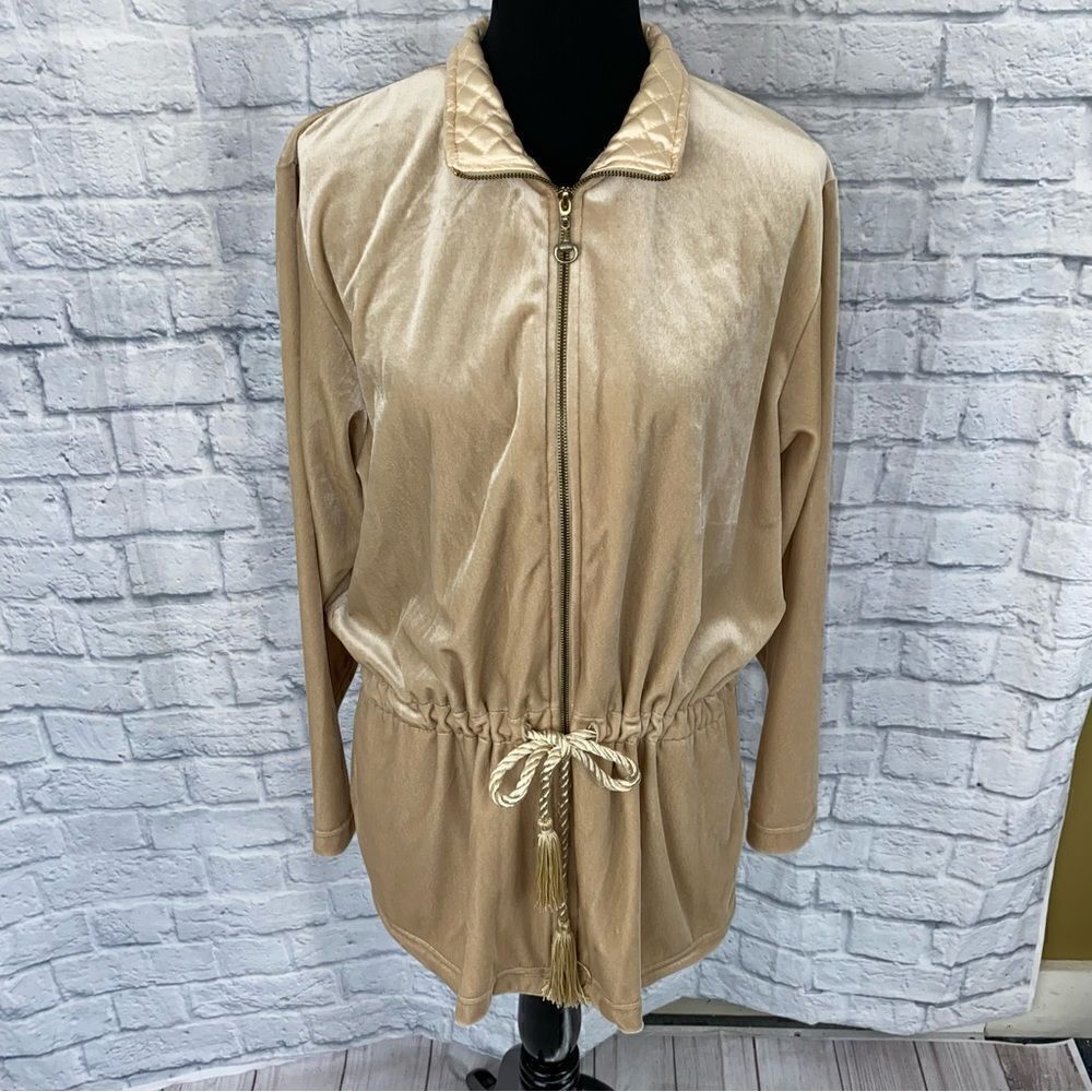 Villager sport a Liz Claiborne co velour jacket gold women size medium